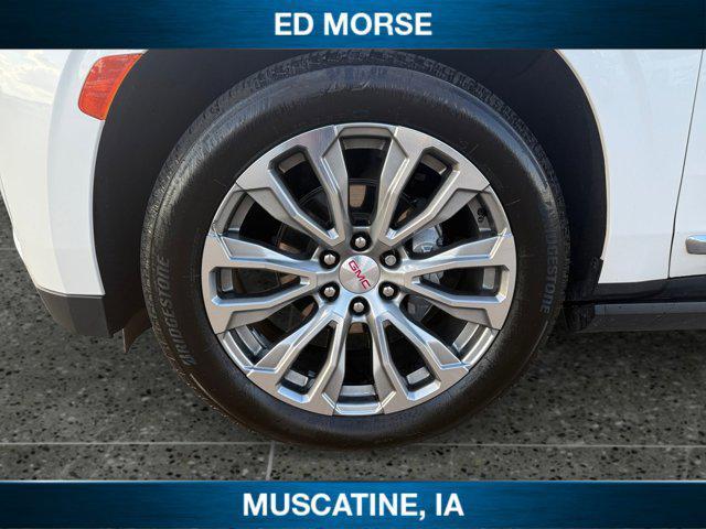 Photo of 2021 White Frost Tricoat GMC Yukon