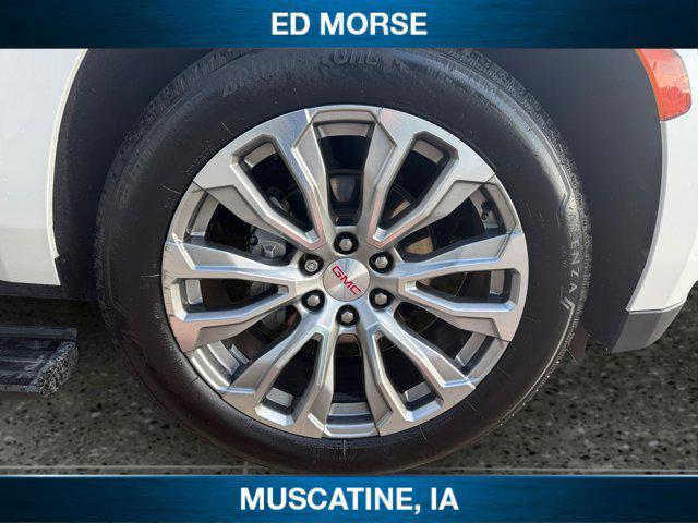 Photo of 2021 White Frost Tricoat GMC Yukon