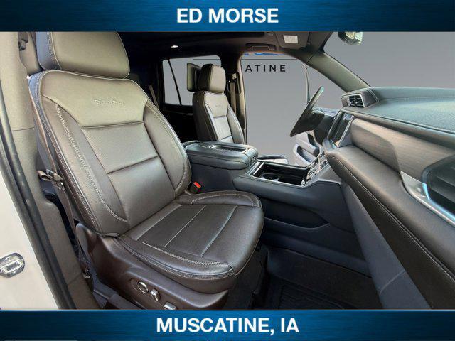 Photo of 2021 White Frost Tricoat GMC Yukon