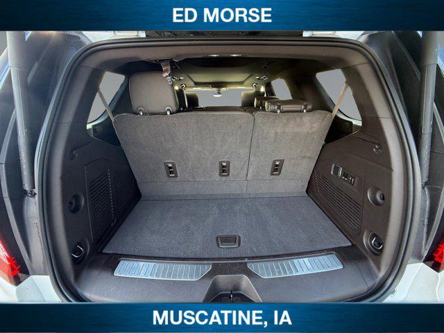 Photo of 2021 White Frost Tricoat GMC Yukon