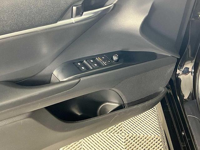 Photo of 2020 Midnight Black Metallic Toyota Camry
