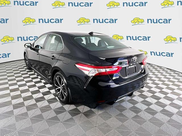 Photo of 2020 Midnight Black Metallic Toyota Camry