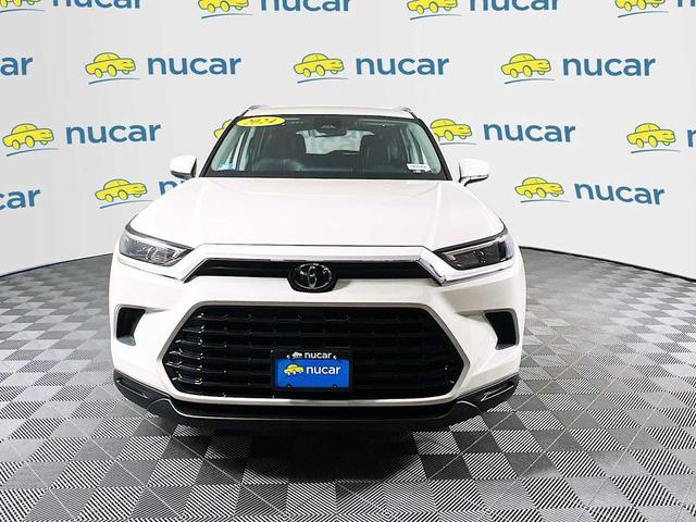 Photo of 2024 Coastal Cream Toyota Grand Highlander