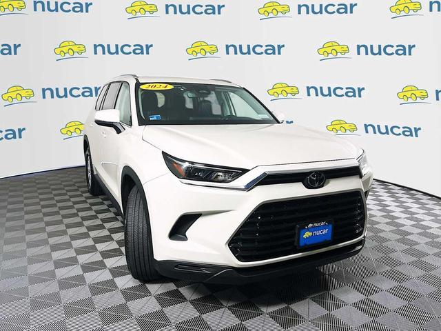 Photo of 2024 Coastal Cream Toyota Grand Highlander