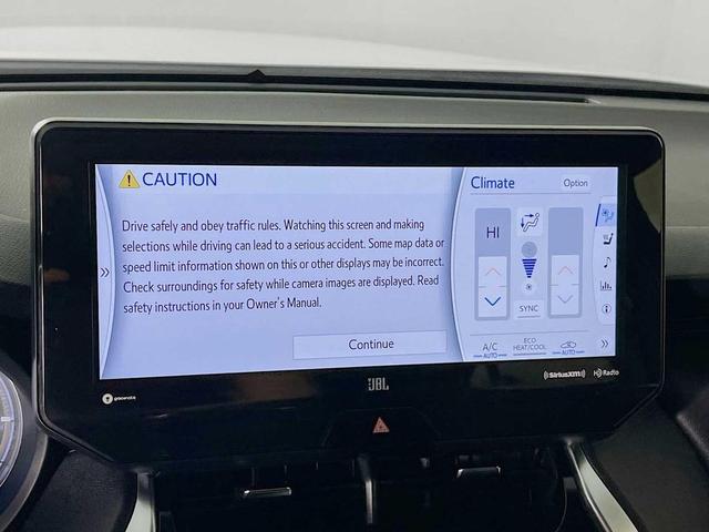 Photo of 2022 Blizzard Pearl Toyota Venza