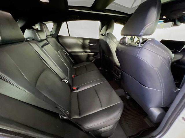 Photo of 2022 Blizzard Pearl Toyota Venza