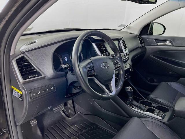 Photo of 2018 Black Noir Pearl Hyundai TUCSON