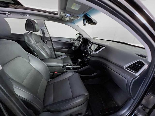 Photo of 2018 Black Noir Pearl Hyundai TUCSON