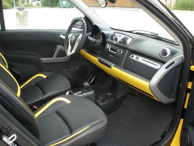 Photo of 2013 Yellow smart ForTwo