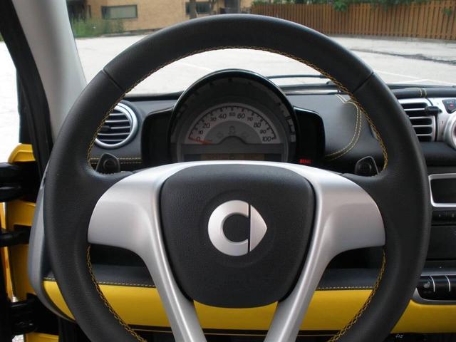Photo of 2013 Yellow smart ForTwo
