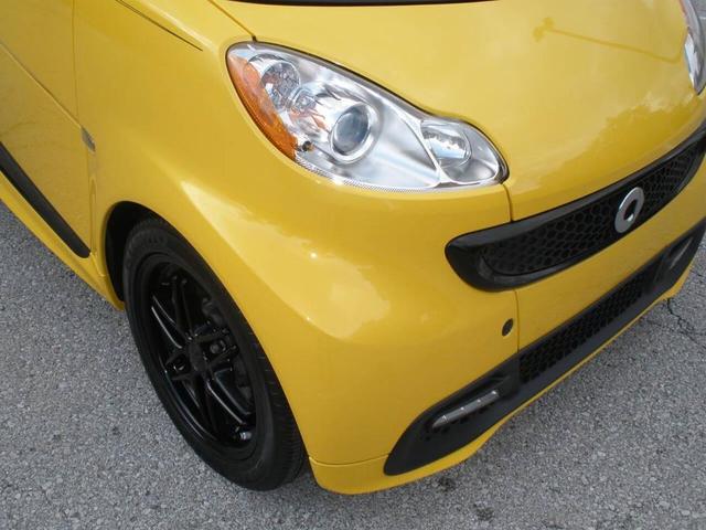 Photo of 2013 Yellow smart ForTwo