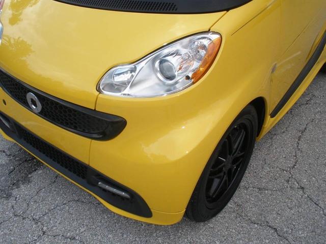 Photo of 2013 Yellow smart ForTwo