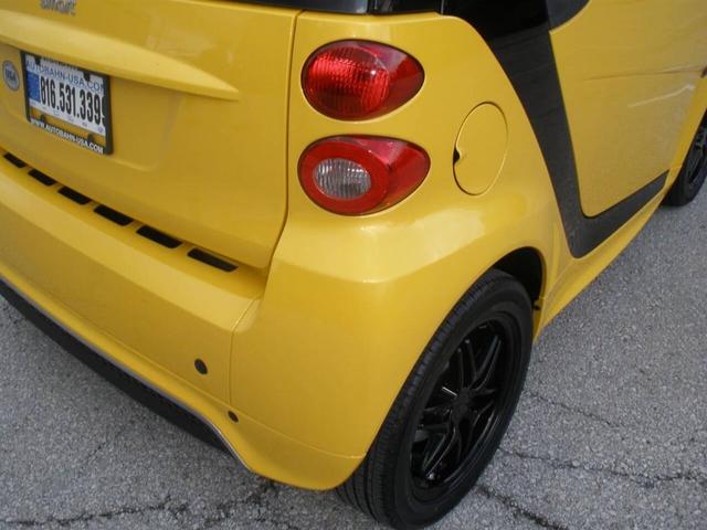 Photo of 2013 Yellow smart ForTwo