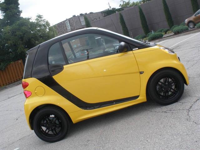 Photo of 2013 Yellow smart ForTwo