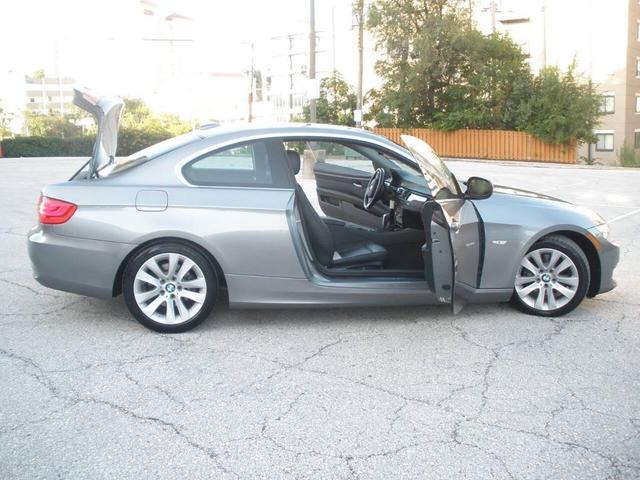 Photo of 2011 Space Gray Metallic BMW 328
