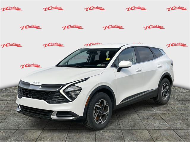 Photo of 2023 Snow White Pearl Kia Sportage