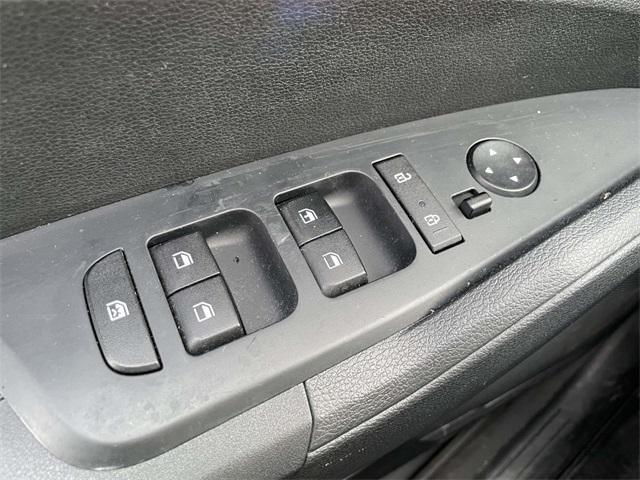 Photo of 2023 Snow White Pearl Kia Sportage