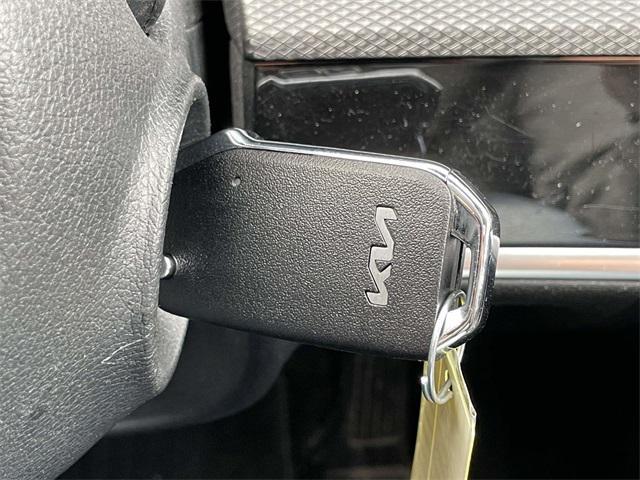 Photo of 2023 Snow White Pearl Kia Sportage