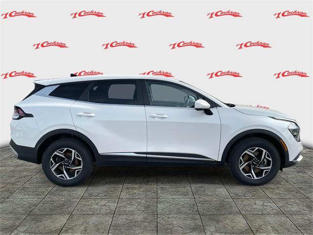 Photo of 2023 Snow White Pearl Kia Sportage
