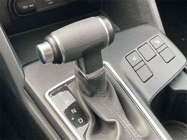 Photo of 2023 Snow White Pearl Kia Sportage