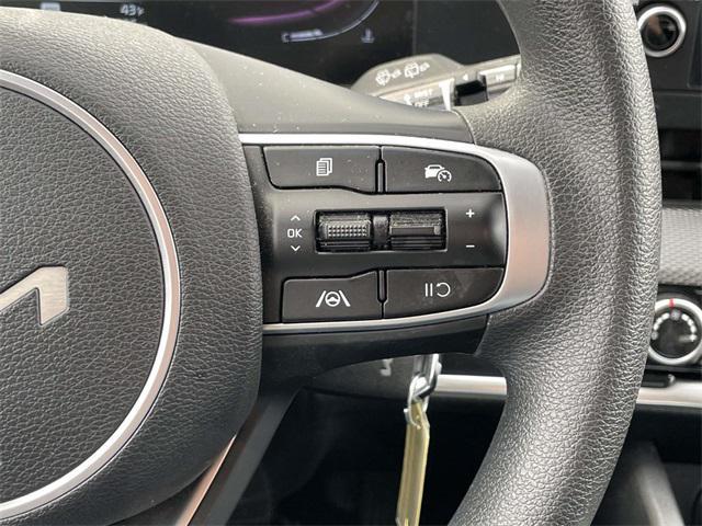 Photo of 2023 Snow White Pearl Kia Sportage
