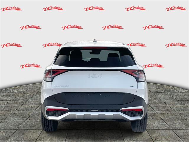 Photo of 2023 Snow White Pearl Kia Sportage