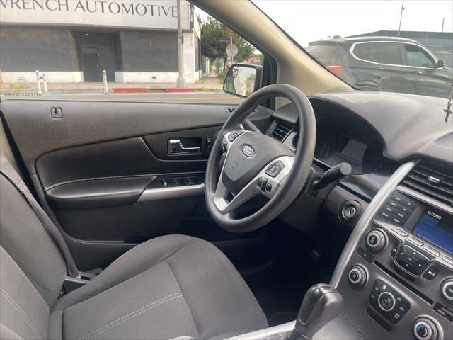 Photo of 2014 Deep Impact Blue Metallic Ford Edge