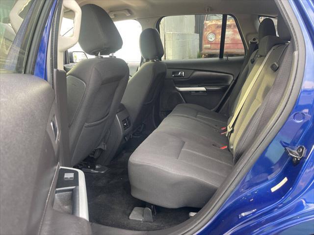 Photo of 2014 Deep Impact Blue Metallic Ford Edge