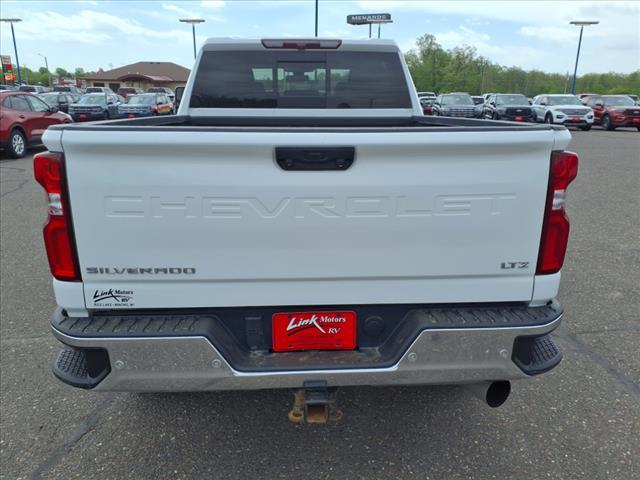 Photo of 2022 Summit White Chevrolet Silverado 2500