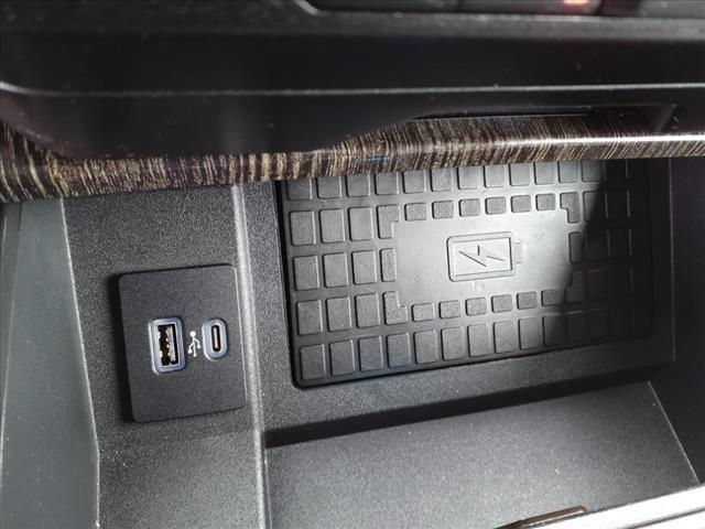 Photo of 2021 Oxford White Ford F-350