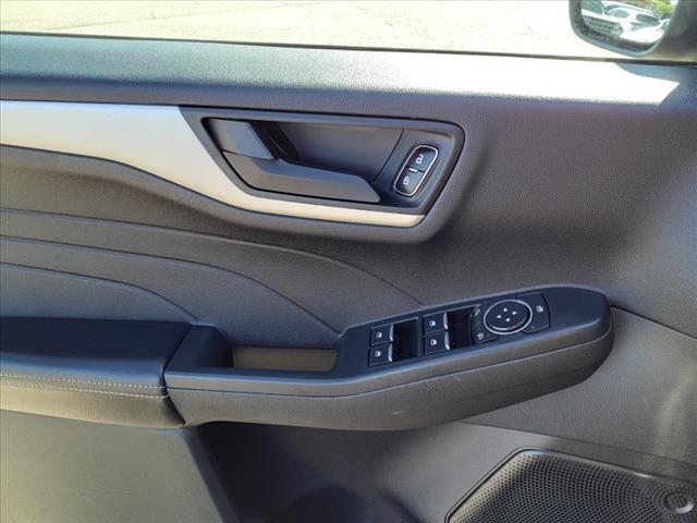 Photo of 2022 Agate Black Metallic Ford Escape