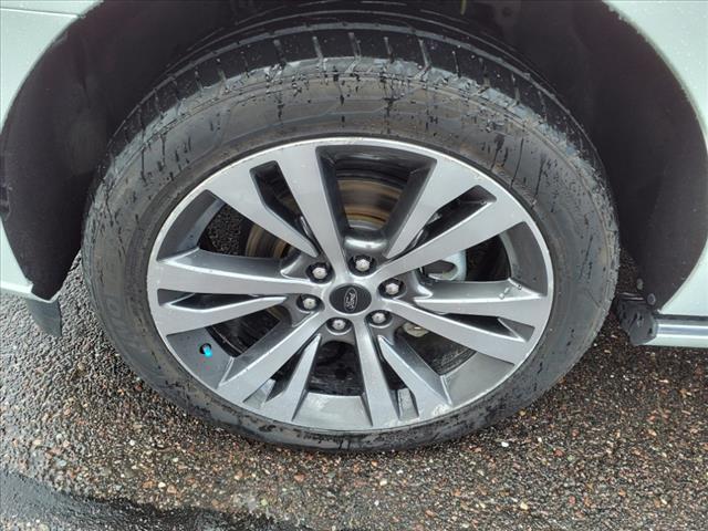 Photo of 2021 Star White Metallic Tri-Coat Ford Expedition