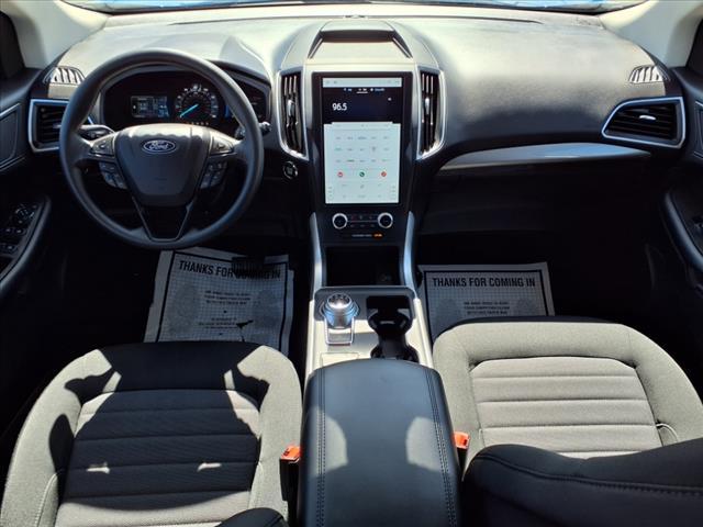 Photo of 2024 Atlas Blue Ford Edge