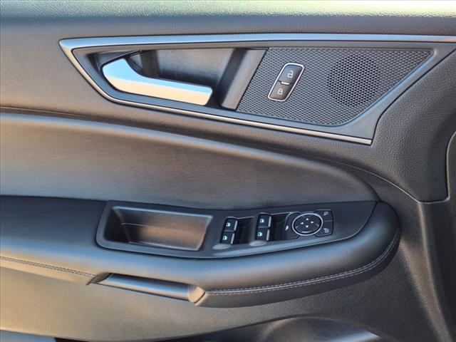 Photo of 2024 Atlas Blue Ford Edge