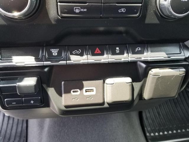 Photo of 2022 Summit White Chevrolet Silverado 2500