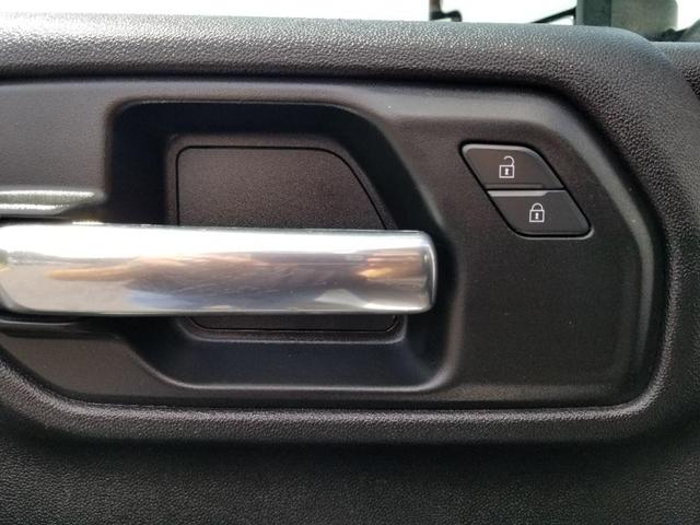 Photo of 2022 Summit White Chevrolet Silverado 2500