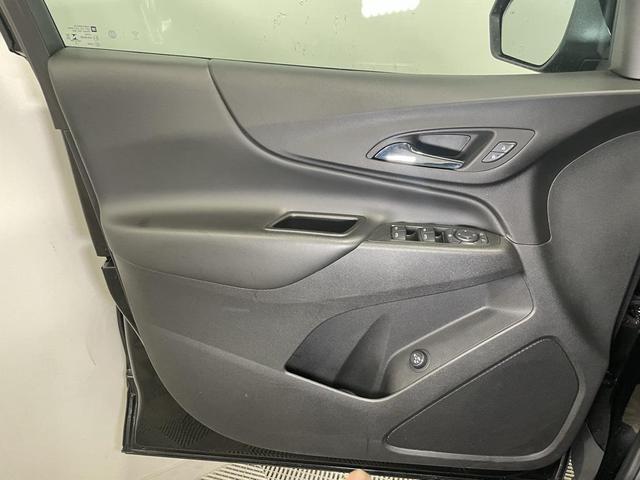Photo of 2022 Mosaic Black Metallic Chevrolet Equinox