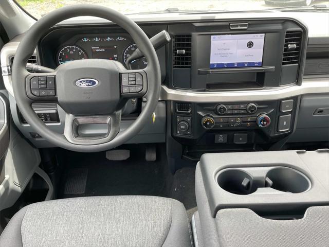 Photo of 2025 Oxford White Ford F-350