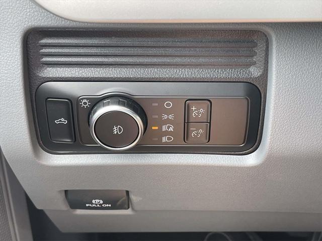 Photo of 2025 Oxford White Ford F-350