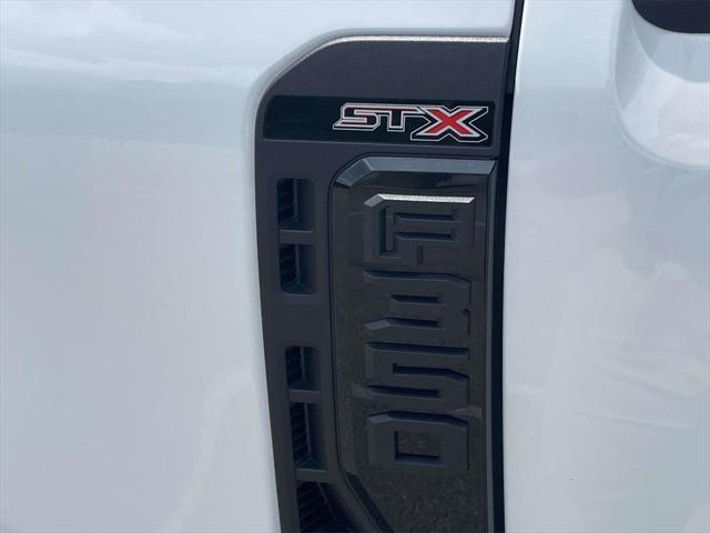 Photo of 2025 Oxford White Ford F-350