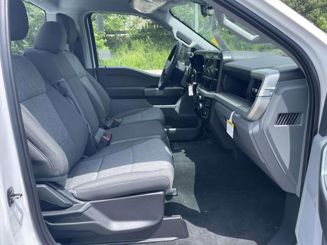 Photo of 2025 Oxford White Ford F-350