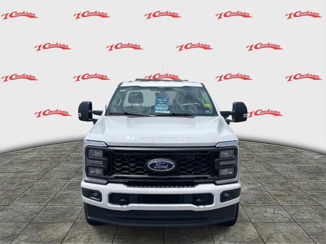 Photo of 2025 Oxford White Ford F-350