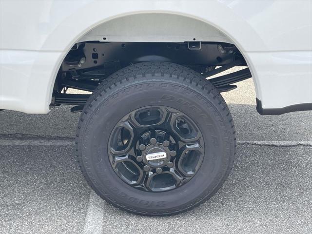 Photo of 2025 Oxford White Ford F-350