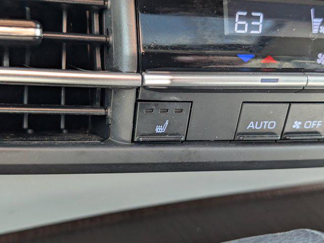 Photo of 2021 Midnight Black Metallic Toyota Sienna