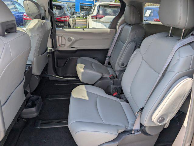 Photo of 2021 Midnight Black Metallic Toyota Sienna