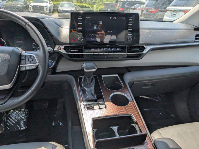 Photo of 2021 Midnight Black Metallic Toyota Sienna