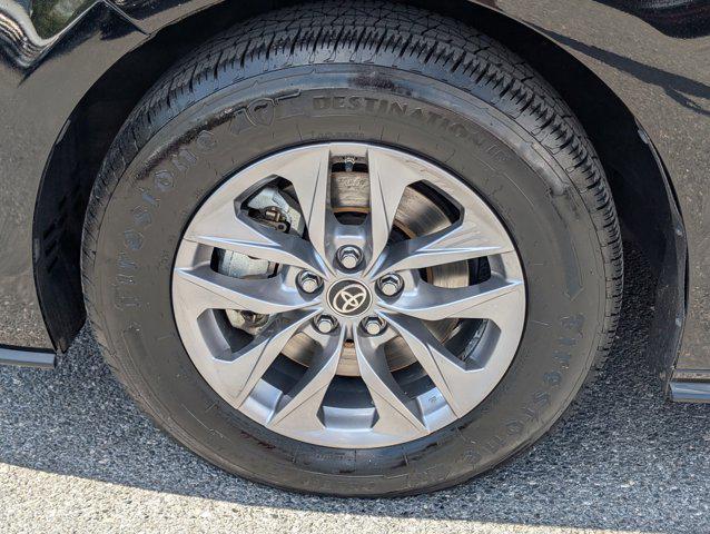 Photo of 2021 Midnight Black Metallic Toyota Sienna
