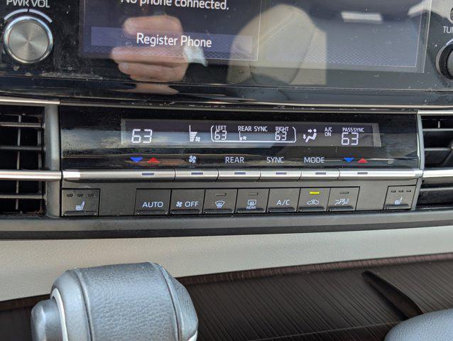 Photo of 2021 Midnight Black Metallic Toyota Sienna
