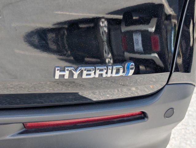 Photo of 2021 Midnight Black Metallic Toyota Sienna