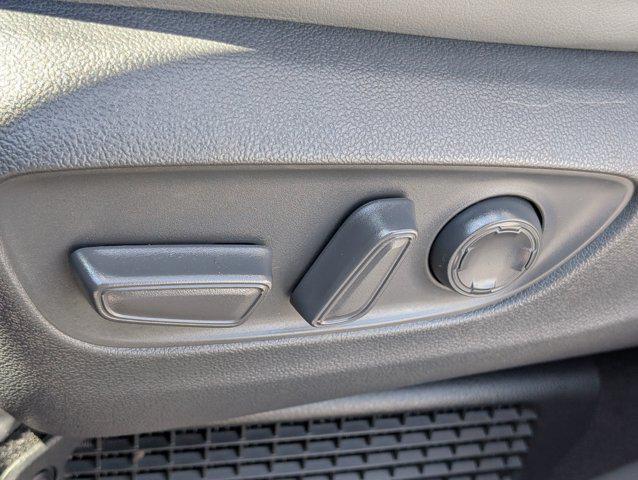 Photo of 2021 Midnight Black Metallic Toyota Sienna